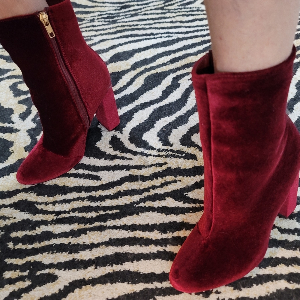 Shoe Dazzle booties